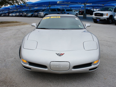 chevrolet corvette 2004 silver hatchback gasoline 8 cylinders rear wheel drive automatic 76206