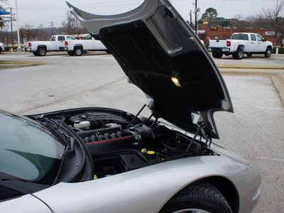 chevrolet corvette 2004 silver hatchback gasoline 8 cylinders rear wheel drive automatic 76206