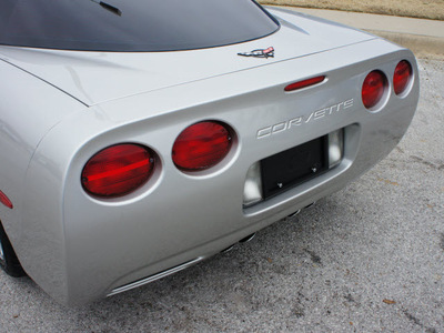 chevrolet corvette 2004 silver hatchback gasoline 8 cylinders rear wheel drive automatic 76206