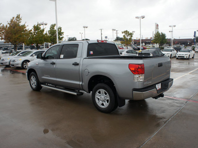 toyota tundra 2012 silver grade gasoline 8 cylinders 2 wheel drive automatic 76116