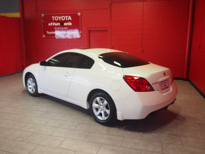 nissan altima 2008 white coupe 2 5 s gasoline 4 cylinders front wheel drive automatic 76116