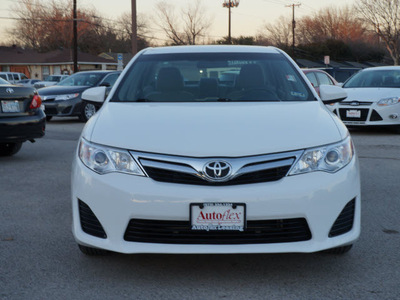 toyota camry 2012 super white sedan le gasoline 4 cylinders front wheel drive shiftable automatic 75080