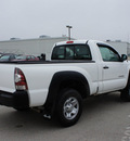 toyota tacoma 2010 white gasoline 4 cylinders 4 wheel drive manual 76210