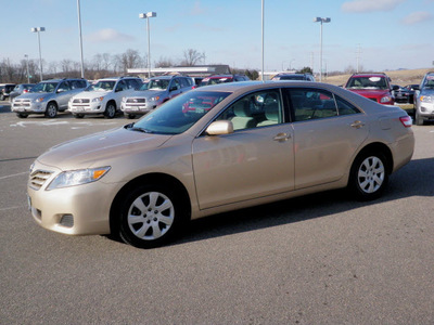 toyota camry 2010 tan sedan le gasoline 4 cylinders front wheel drive automatic 56001