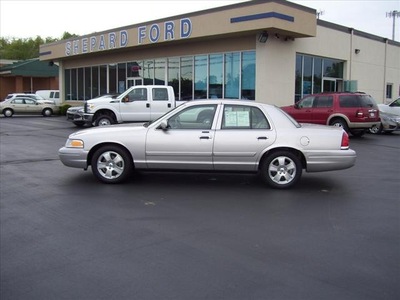 ford crown victoria 2011 silver sedan flex fuel 8 cylinders rear wheel drive automatic with overdrive 14424