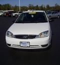 ford focus 2007 white sedan gasoline 4 cylinders front wheel drive automatic 14424