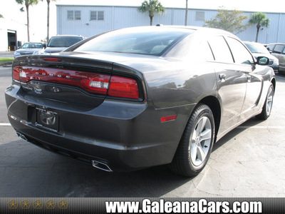 dodge charger 2013 gray sedan se gasoline 6 cylinders rear wheel drive automatic 33912