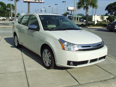 ford focus 2011 white sedan sel 4 cylinders front wheel drive automatic with overdrive 32401