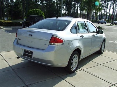 ford focus 2011 silver sedan se 4 cylinders front wheel drive automatic with overdrive 32401