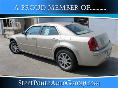 chrysler 300 2007 gold sedan gasoline 6 cylinders all whee drive automatic 13350