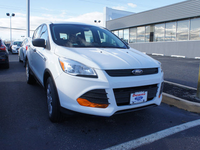 ford escape 2013 oxford white clearc suv s gasoline 4 cylinders front wheel drive not specified 08753