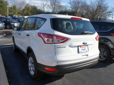 ford escape 2013 oxford white clearc suv s gasoline 4 cylinders front wheel drive not specified 08753