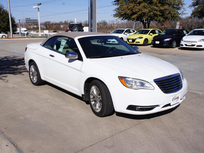 chrysler 200 convertible 2013 white flex fuel 6 cylinders front wheel drive automatic 76210