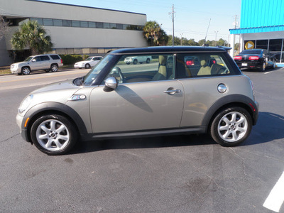 mini cooper 2007 off white hatchback s gasoline 4 cylinders front wheel drive automatic 32401