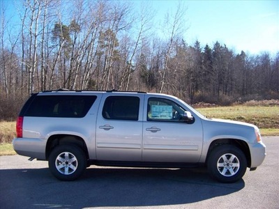 gmc yukon xl 2013 gray suv slt 1500 flex fuel 8 cylinders 4 wheel drive automatic 44024