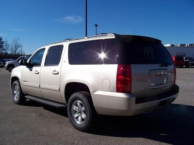 gmc yukon xl 2013 gray suv slt 1500 flex fuel 8 cylinders 4 wheel drive automatic 44024