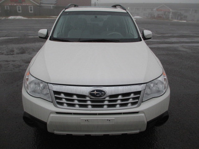subaru forester 2012 white wagon 2 5x premium gasoline 4 cylinders all whee drive autostick 55811