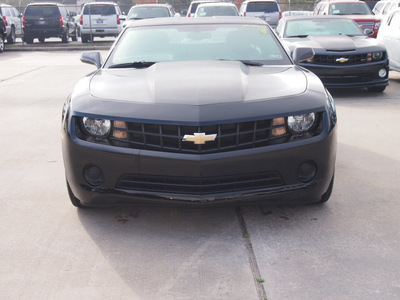 chevrolet camaro 2013 black coupe ls gasoline 6 cylinders rear wheel drive not specified 77090