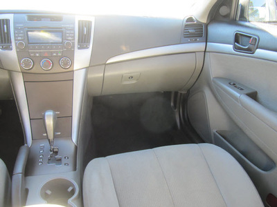 hyundai sonata 2009 gray sedan gls gasoline 4 cylinders front wheel drive automatic 28805