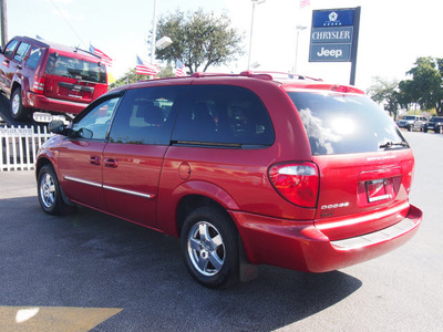 dodge grand caravan 2004 red van sxt gasoline 6 cylinders front wheel drive automatic 33021