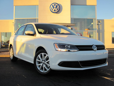 volkswagen jetta 2013 white sedan se gasoline 5 cylinders front wheel drive automatic 46410