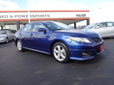 toyota camry 2011 blue sedan se 4 cylinders automatic 45342