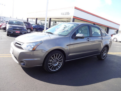 ford focus 2010 dk  gray sedan ses 4 cylinders automatic 45342