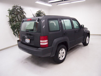 jeep liberty 2011 dk  gray suv sport gasoline 6 cylinders 4 wheel drive automatic 91731