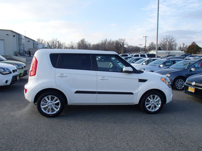 kia soul 2013 white wagon gasoline 4 cylinders front wheel drive not specified 99336