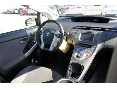 toyota prius 2013 0781sea glass pear hatchback three hybrid 4 cylinders front wheel drive cont  variable trans  46219