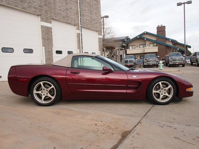 chevrolet corvette 2003 maroon 50th anniversary gasoline 8 cylinders rear wheel drive automatic 80301