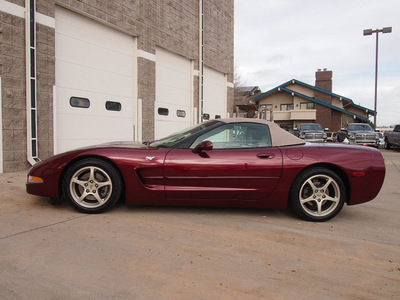 chevrolet corvette 2003 maroon 50th anniversary gasoline 8 cylinders rear wheel drive automatic 80301