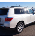 toyota highlander 2013 white suv se gasoline 6 cylinders front wheel drive automatic 77074