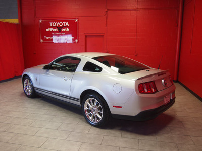 ford mustang 2010 silver coupe v6 premium gasoline 6 cylinders rear wheel drive automatic 76116