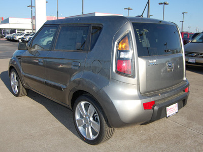 kia soul 2010 gray hatchback gasoline 4 cylinders front wheel drive automatic 75150