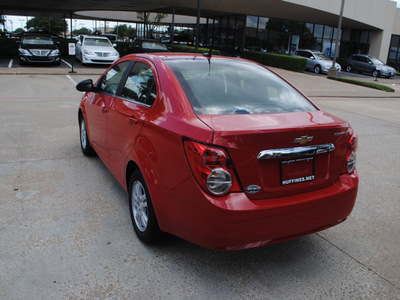 chevrolet sonic 2012 red sedan gasoline 4 cylinders front wheel drive not specified 75075