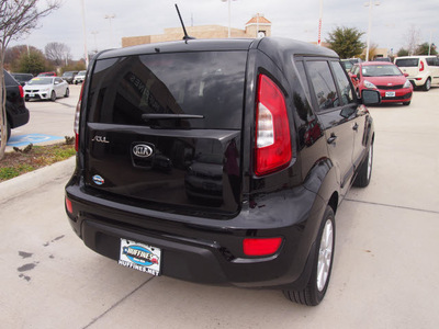 kia soul 2013 black wagon 5dr wgn at gasoline 4 cylinders front wheel drive automatic 75070