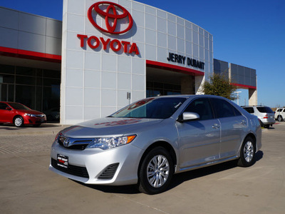 toyota camry 2012 silver sedan le gasoline 4 cylinders front wheel drive automatic 76049