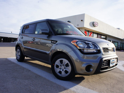 kia soul 2013 titanium silver gasoline 4 cylinders front wheel drive automatic 76205