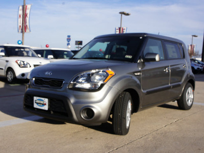 kia soul 2013 titanium silver gasoline 4 cylinders front wheel drive automatic 76205