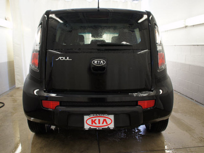 kia soul 2011 black hatchback soul gasoline 4 cylinders front wheel drive automatic 44060
