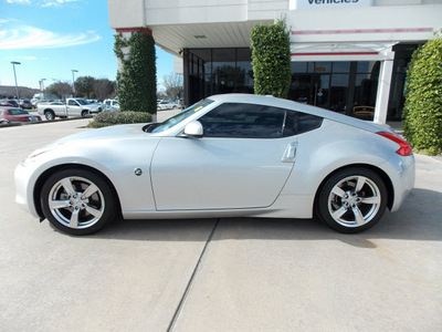 nissan 370z 2009 lt  gray coupe touring gasoline 6 cylinders rear wheel drive manual 77477