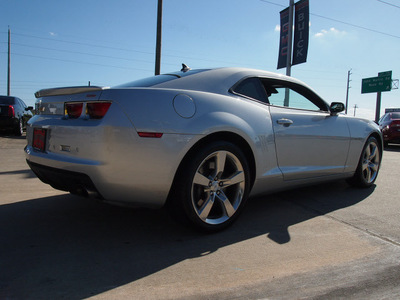 chevrolet camaro 2011 silver coupe ss gasoline 8 cylinders rear wheel drive automatic 77521