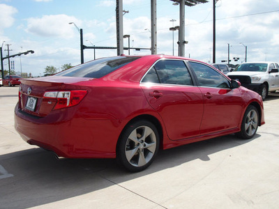 toyota camry 2012 red sedan se sport limited edition gasoline 4 cylinders front wheel drive automatic 76011