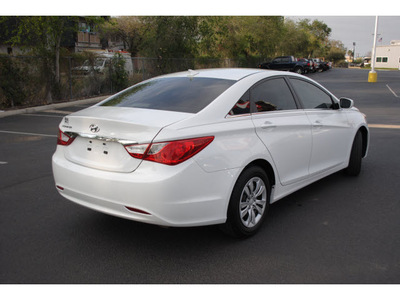 hyundai sonata 2012 white sedan gls gasoline 4 cylinders front wheel drive automatic 78501