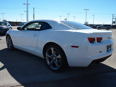 chevrolet camaro 2013 white coupe lt gasoline 6 cylinders rear wheel drive automatic 78009