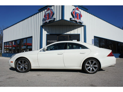 mercedes benz cls class 2007 white coupe cls550 gasoline 8 cylinders rear wheel drive automatic 76541