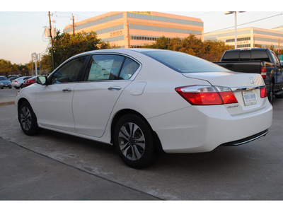 honda accord 2013 white sedan lx gasoline 4 cylinders front wheel drive cont  variable trans  77025