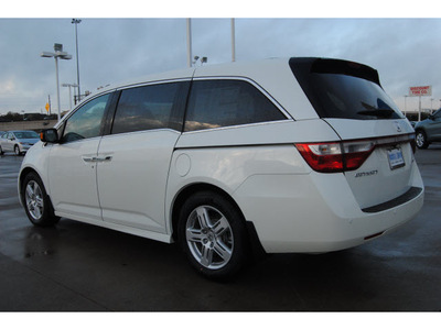 honda odyssey 2013 white van touring gasoline 6 cylinders front wheel drive 5 speed automatic 77025