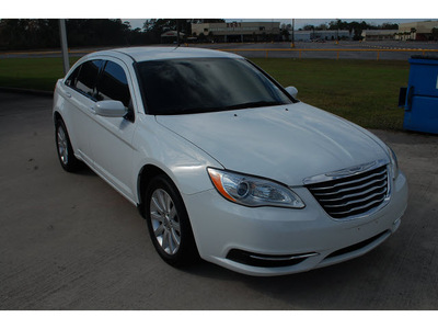 chrysler 200 2012 white sedan touring gasoline 4 cylinders front wheel drive automatic 77039